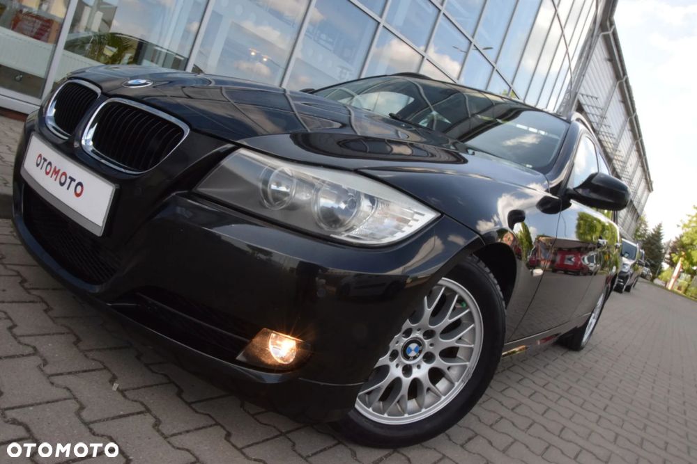 BMW Seria 3 320d xDrive DPF - 37