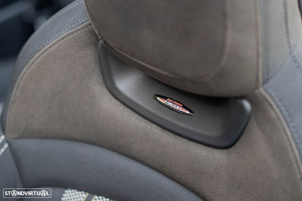 MINI Cabrio Cooper Premium Extra JCW Auto - 38
