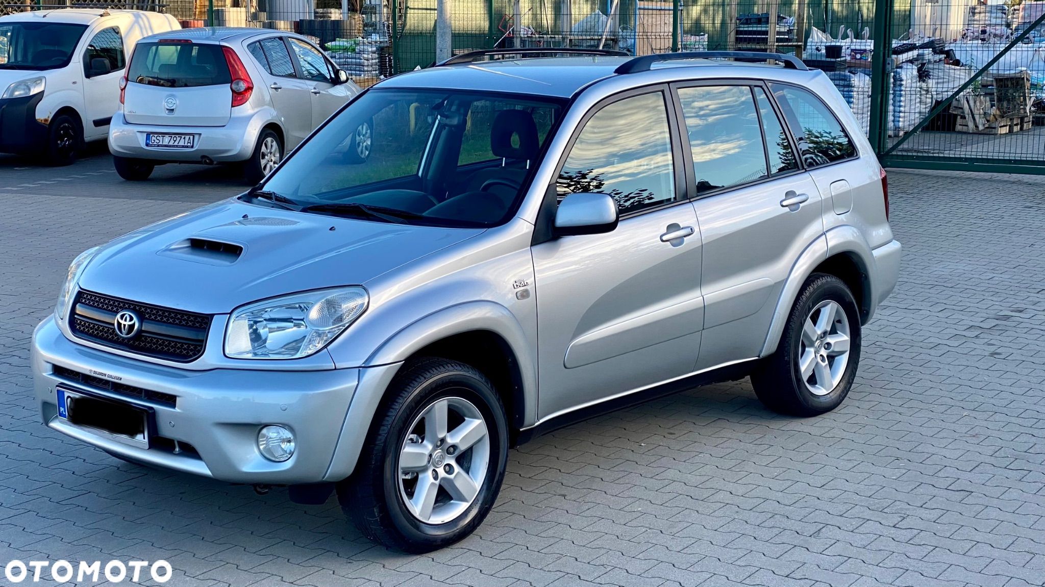 Toyota RAV4 - 1