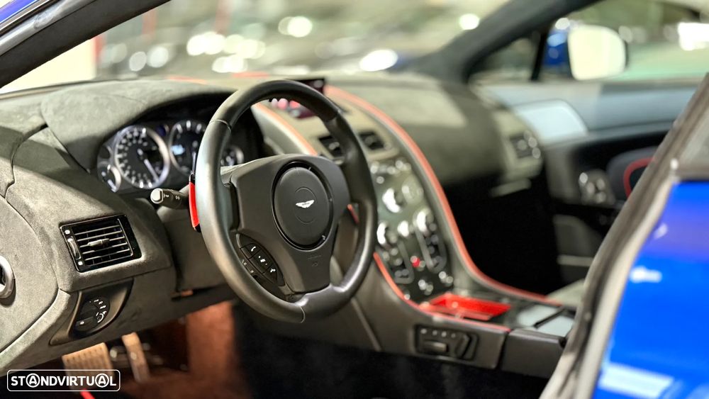 Aston Martin Vantage Coupe - 19