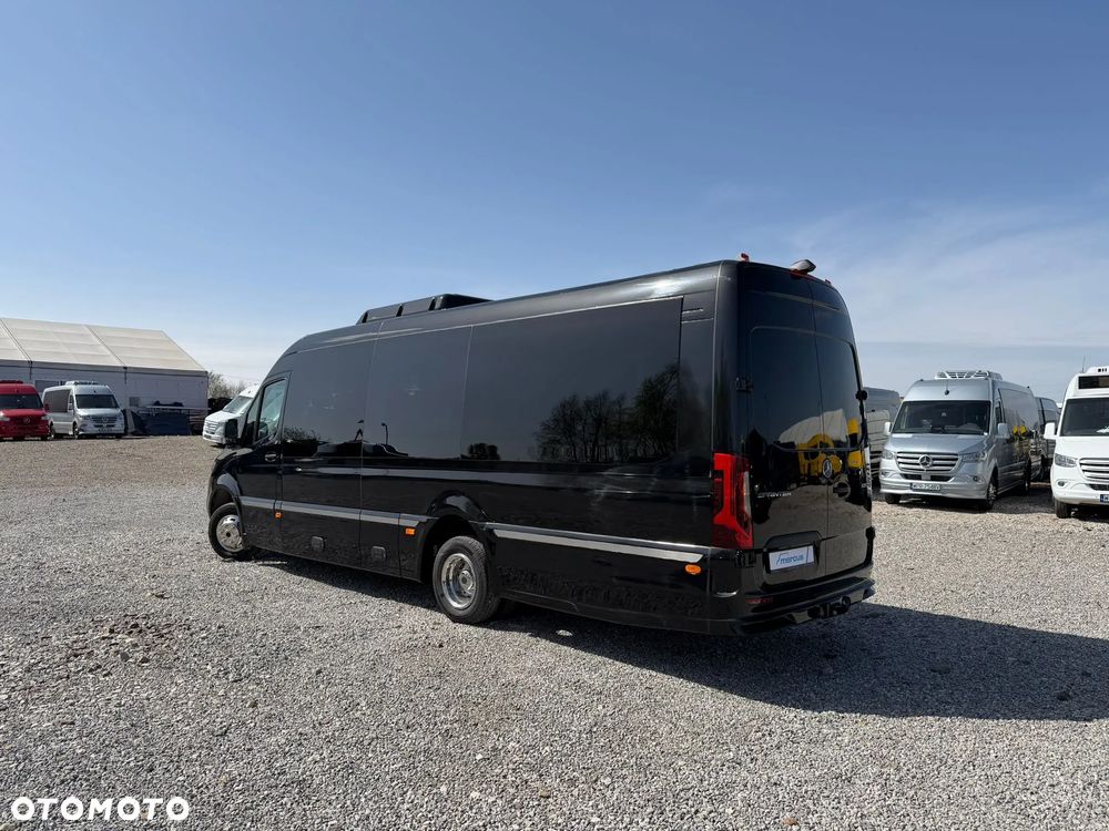 Mercedes-Benz Sprinter 519 - 12