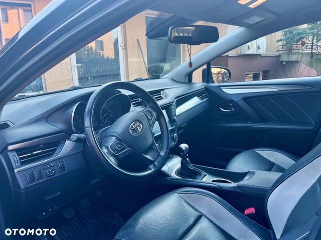 Toyota Avensis 1.8 Premium - 5
