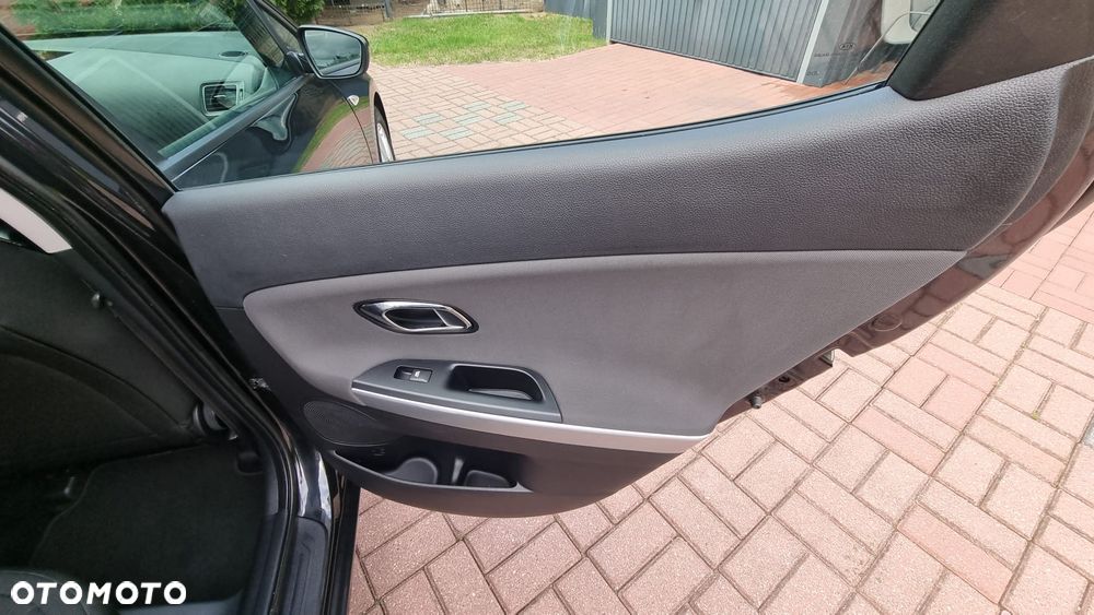 Kia Ceed 1.6 GDI Dream-Team Edition - 18