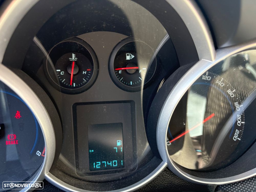 Chevrolet Cruze 1.6 LS - 22