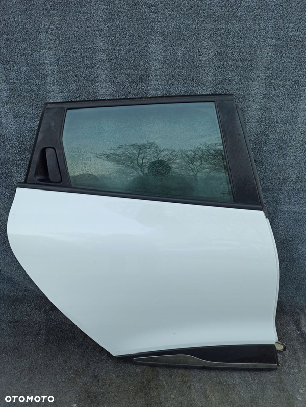 Drzwi lewe /prawe tylne Renault Clio IV Kombi -OV369