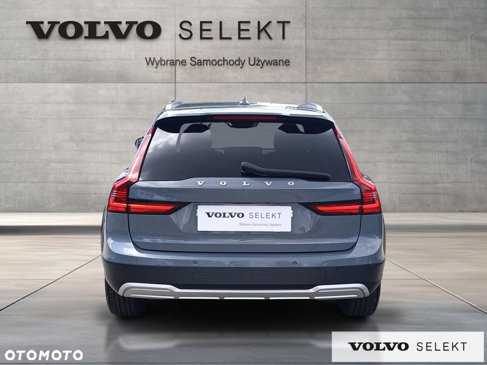 Volvo V90 Cross Country - 8