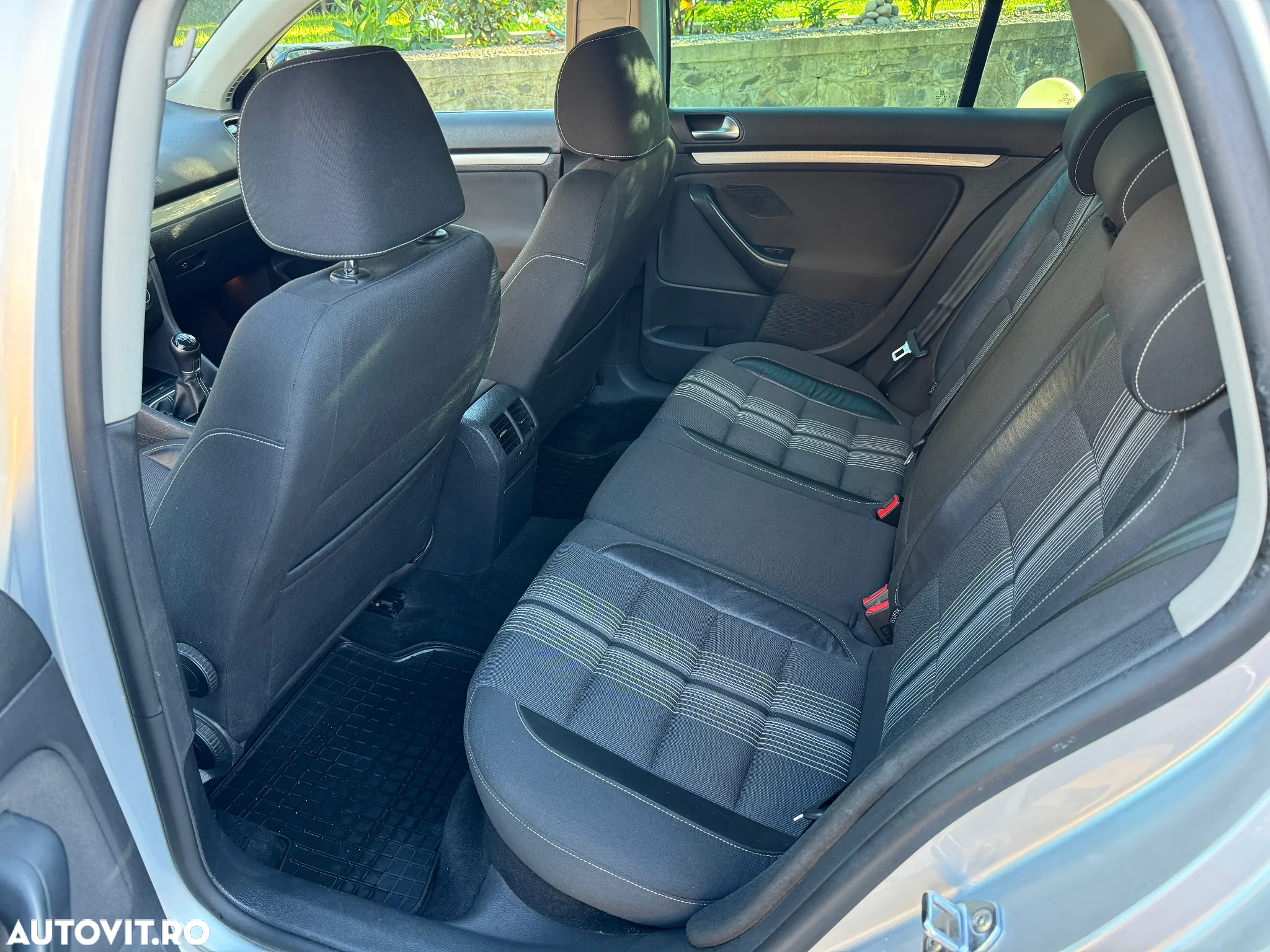 Volkswagen Golf 1.6 TDI DPF MATCH - 7