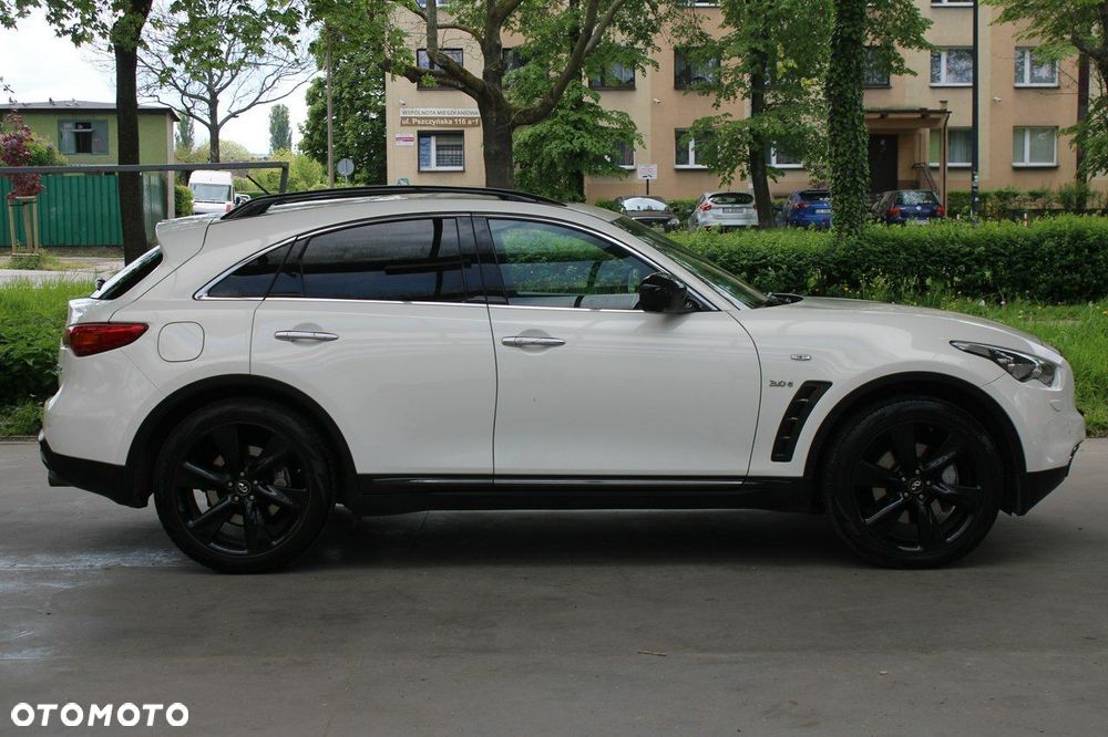 Infiniti QX70 - 15