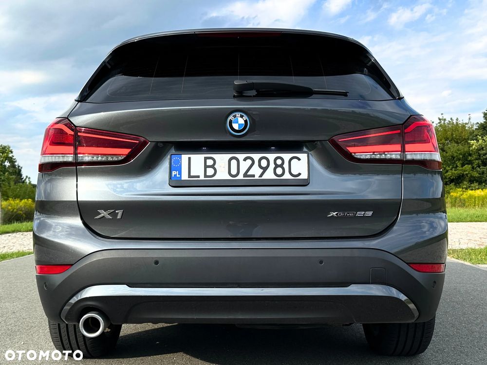 BMW X1 xDrive25e Sport Line - 7