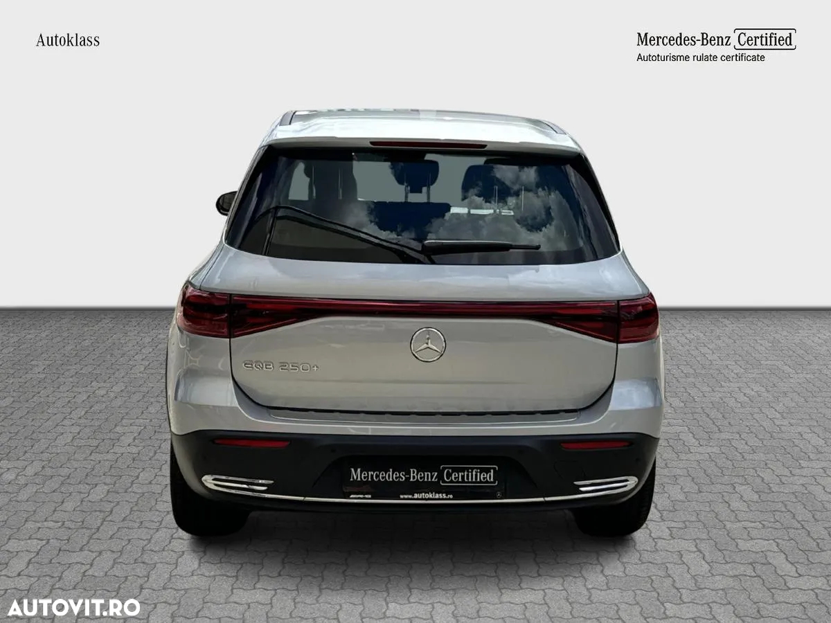 Mercedes-Benz EQB 250+ - 6