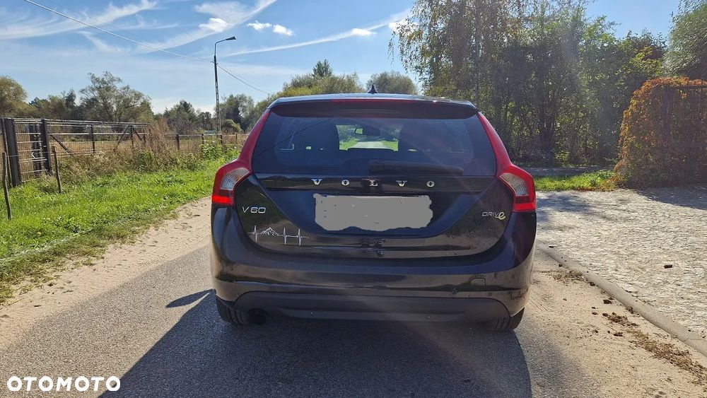 Volvo V60 D2 Momentum - 17