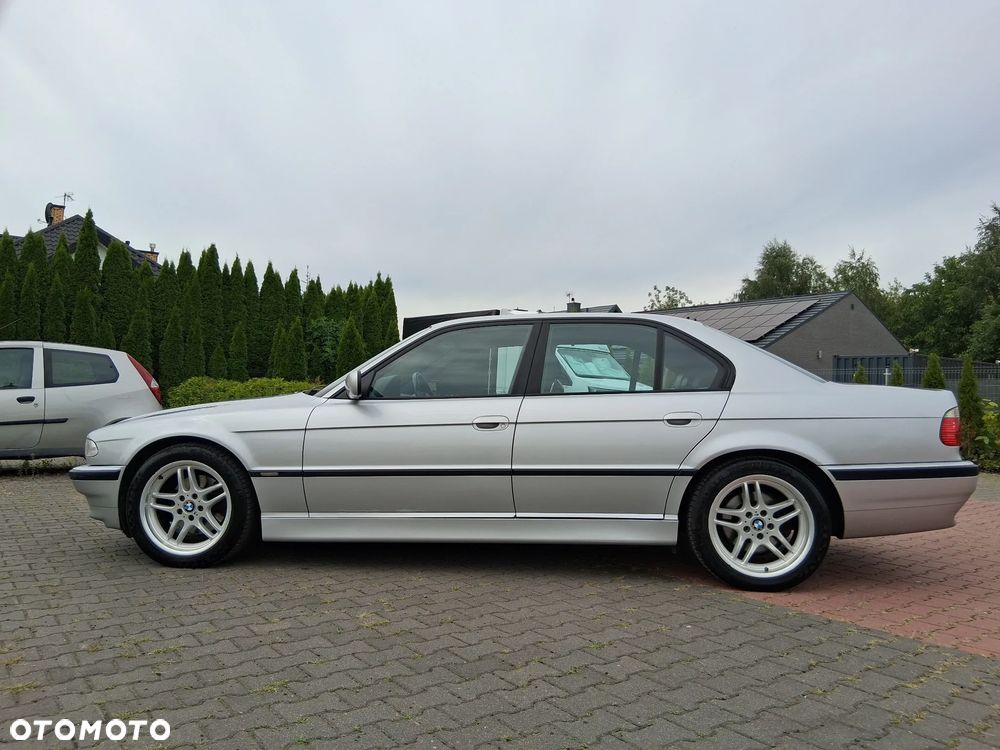 BMW Seria 7 - 11