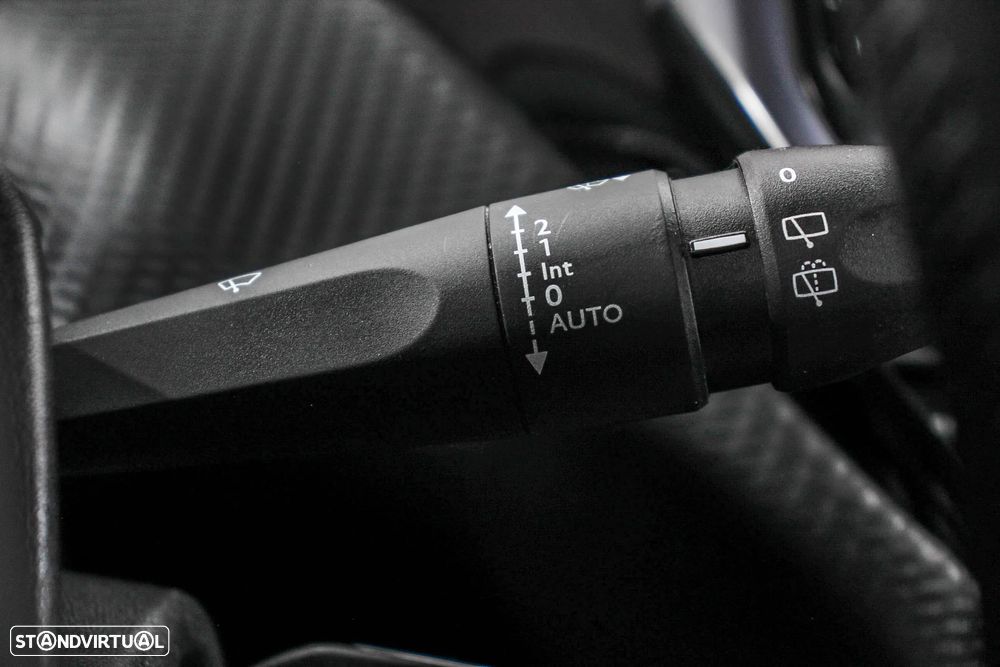 Peugeot 2008 1.6 BlueHDi Style - 37