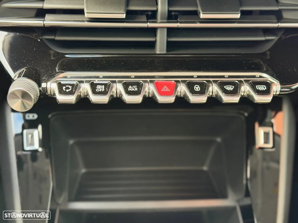 Peugeot 208 1.2 PureTech Active Pack - 11