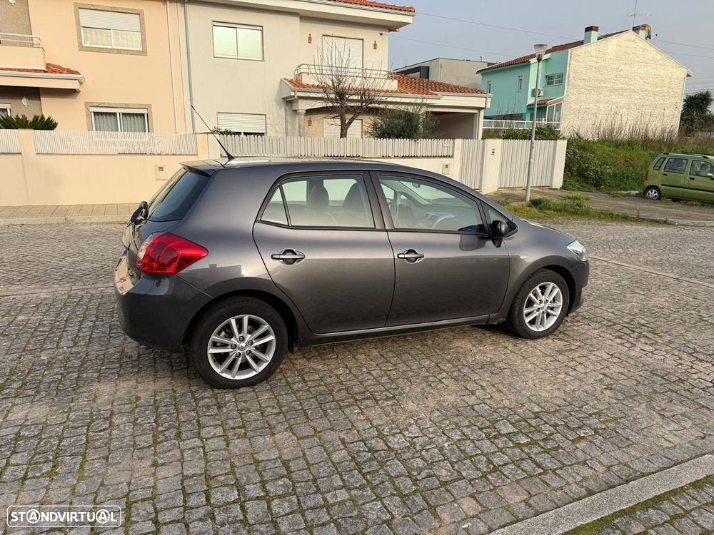 Toyota Auris 1.33 VVT-i Gold Edition - 3