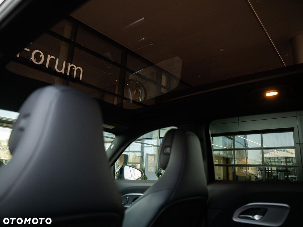 Mercedes-Benz GLB - 18