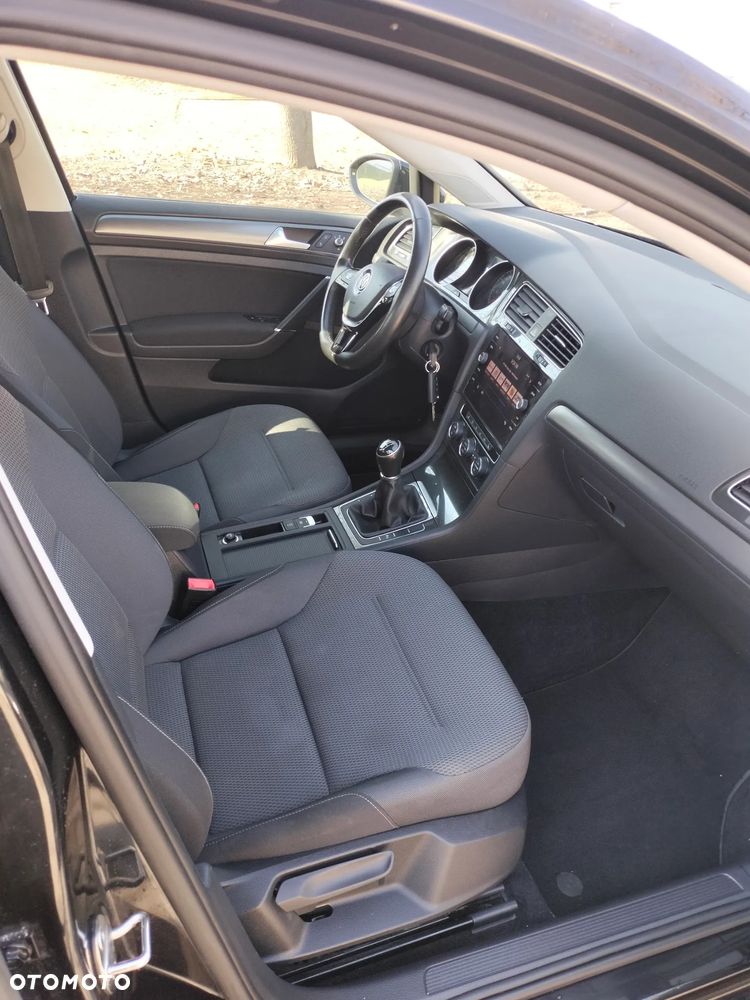 Volkswagen Golf 1.0 TSI BMT Comfortline - 23