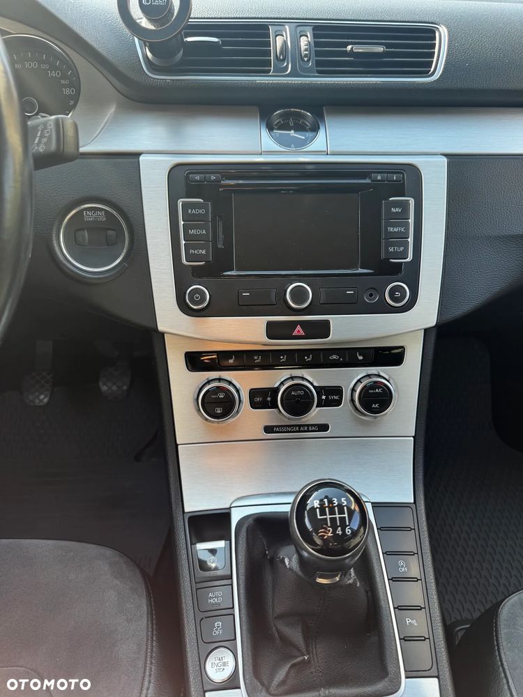 Volkswagen Passat 2.0 TDI Highline - 11