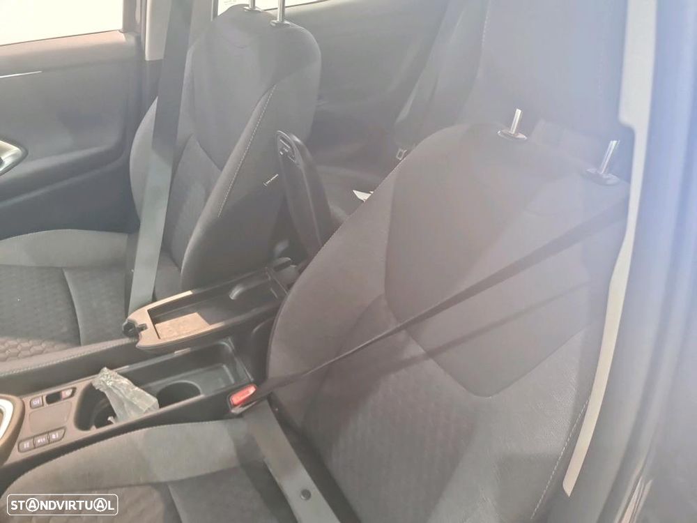 Toyota Yaris 1.5 HDF Comfort Plus - 6