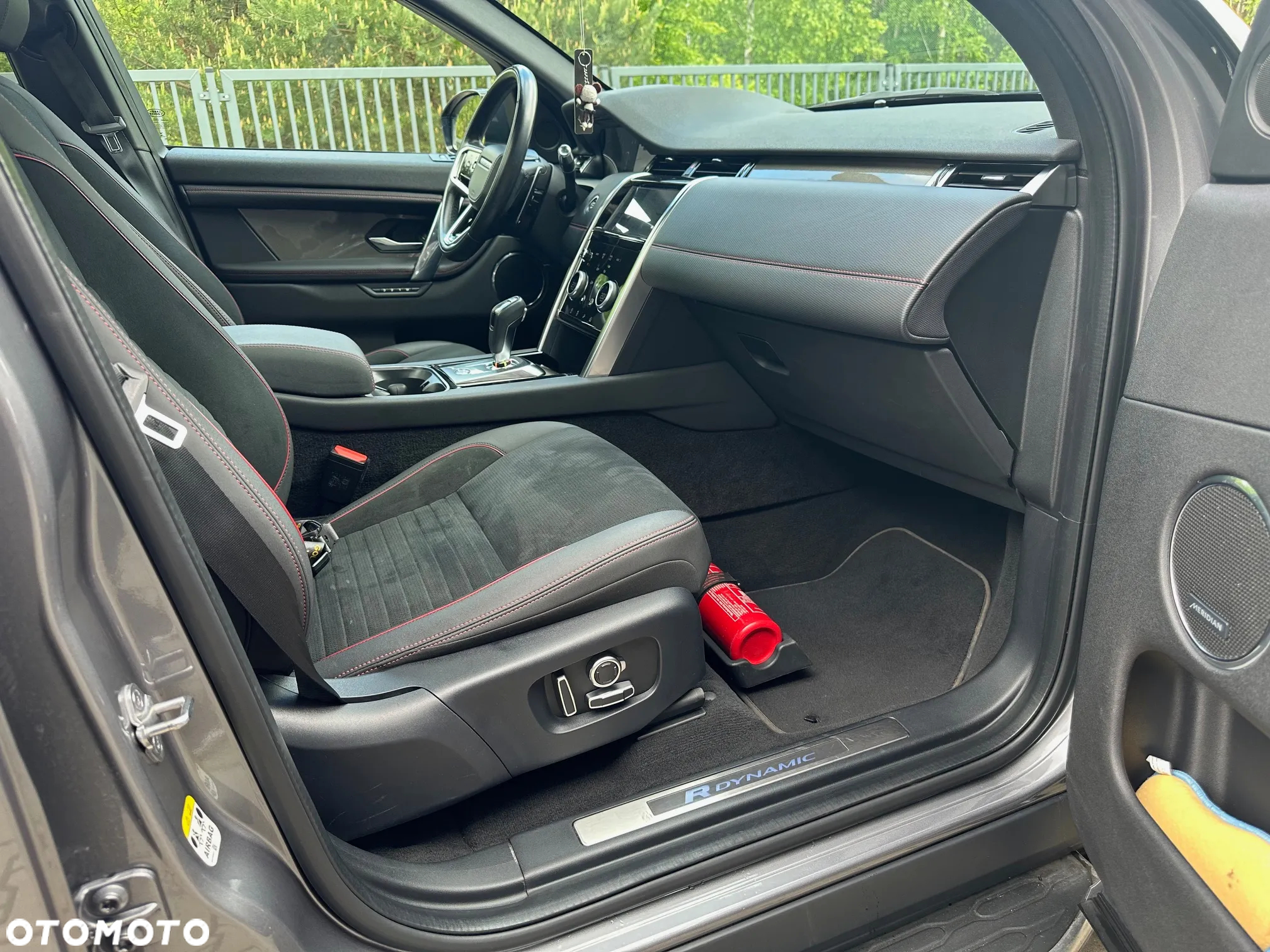 Land Rover Discovery Sport - 32