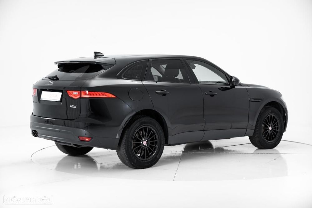 Jaguar F-Pace - 4
