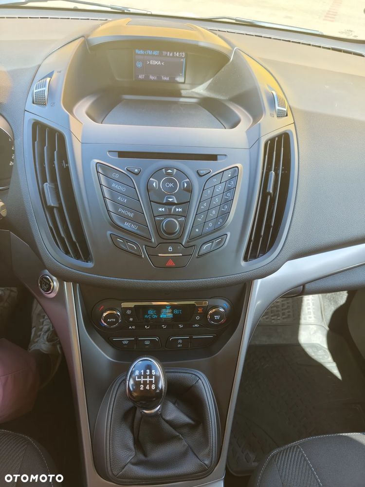 Ford Kuga 1.5 EcoBoost 2x4 Trend - 27