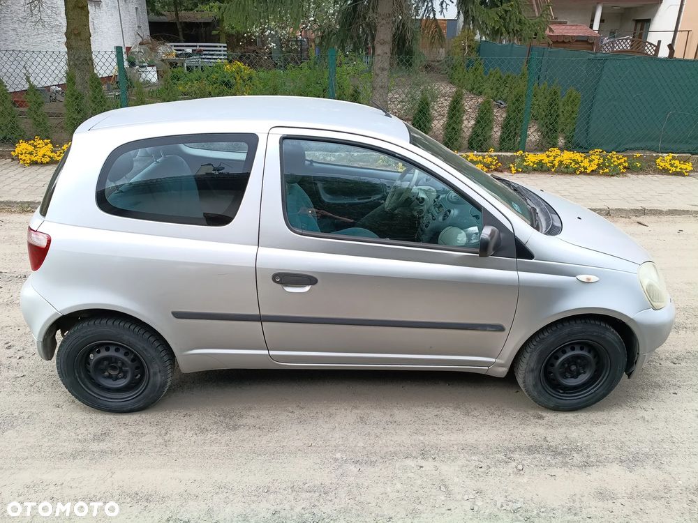 Toyota Yaris 1.0 Base - 4
