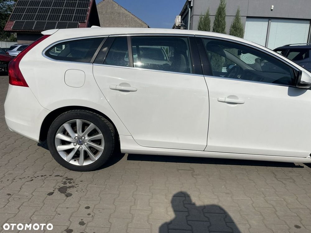 Volvo V60 D2 Momentum - 4