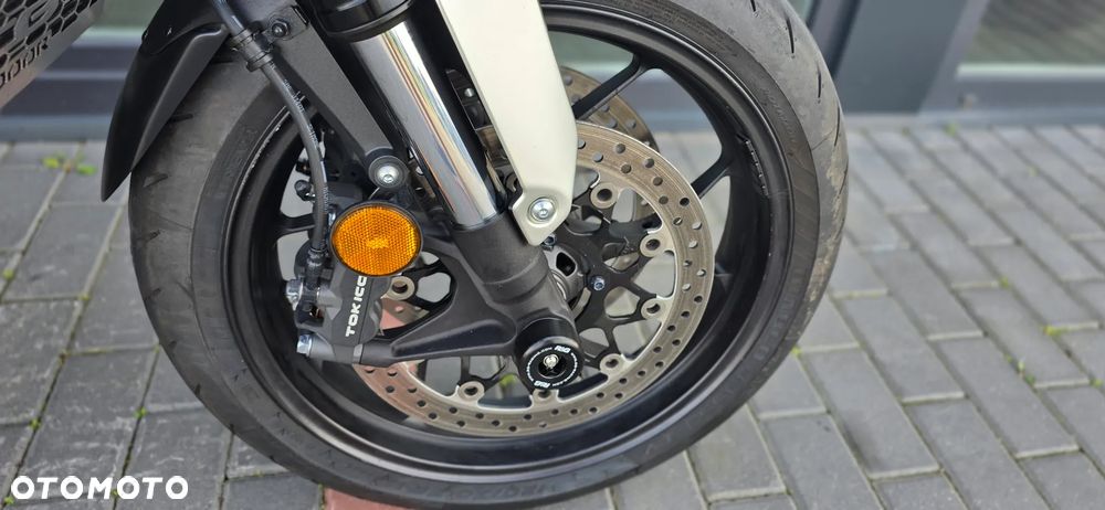 Honda CB - 23