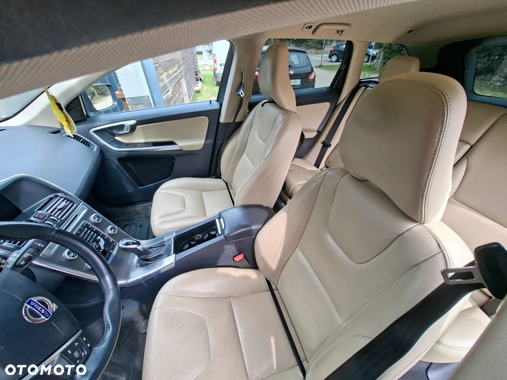 Volvo XC 60 D5 AWD Summum - 4