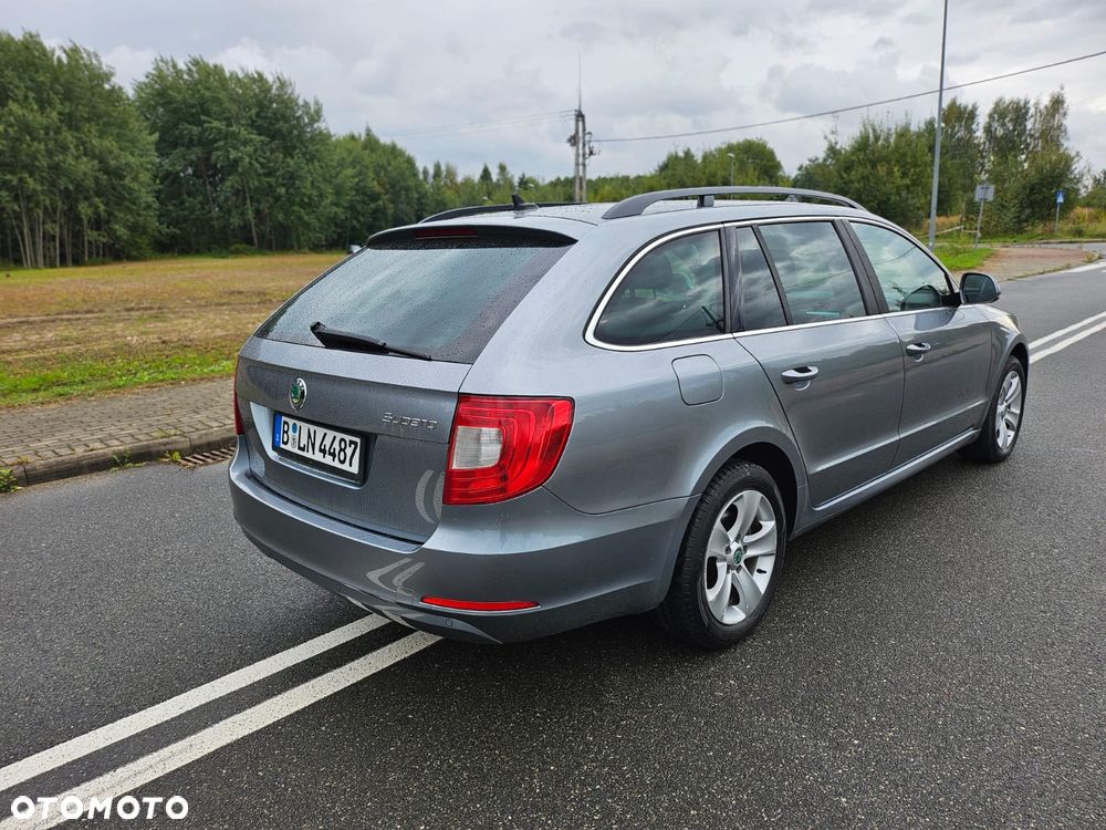 Skoda Superb 2.0 TDI DSG Ambition - 10