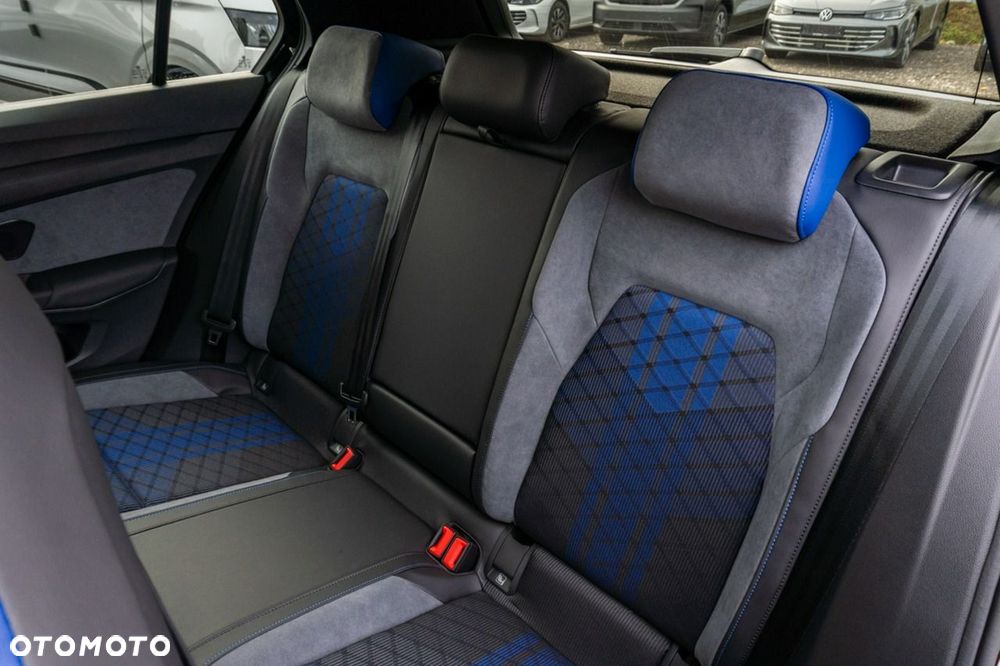 Volkswagen Golf - 23
