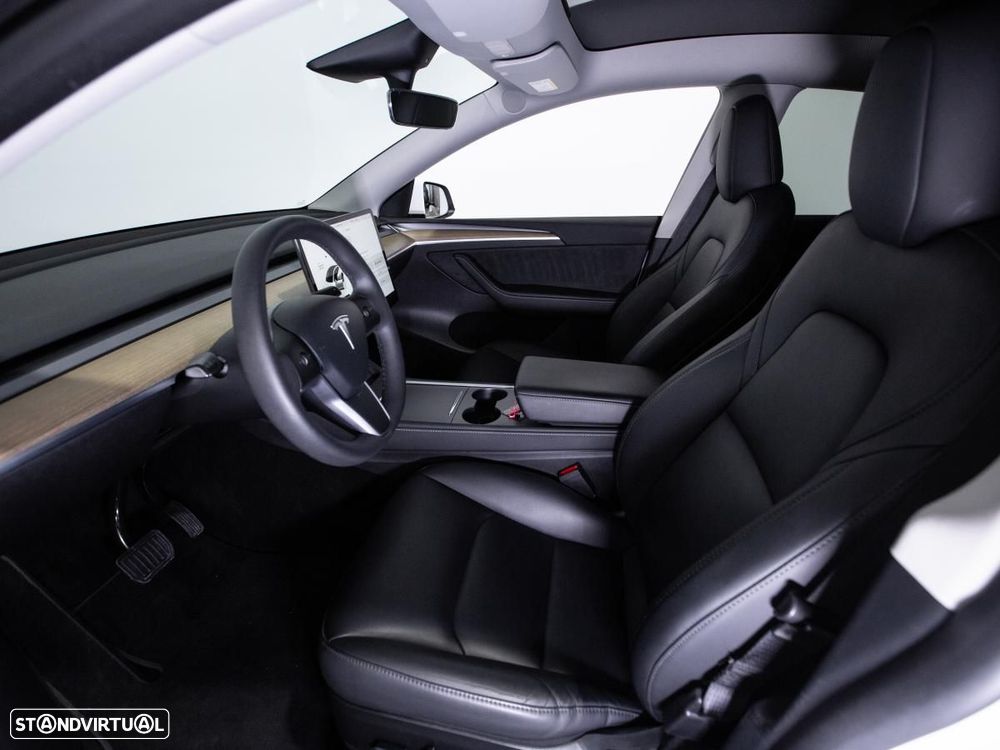 Tesla Model Y RWD - 8