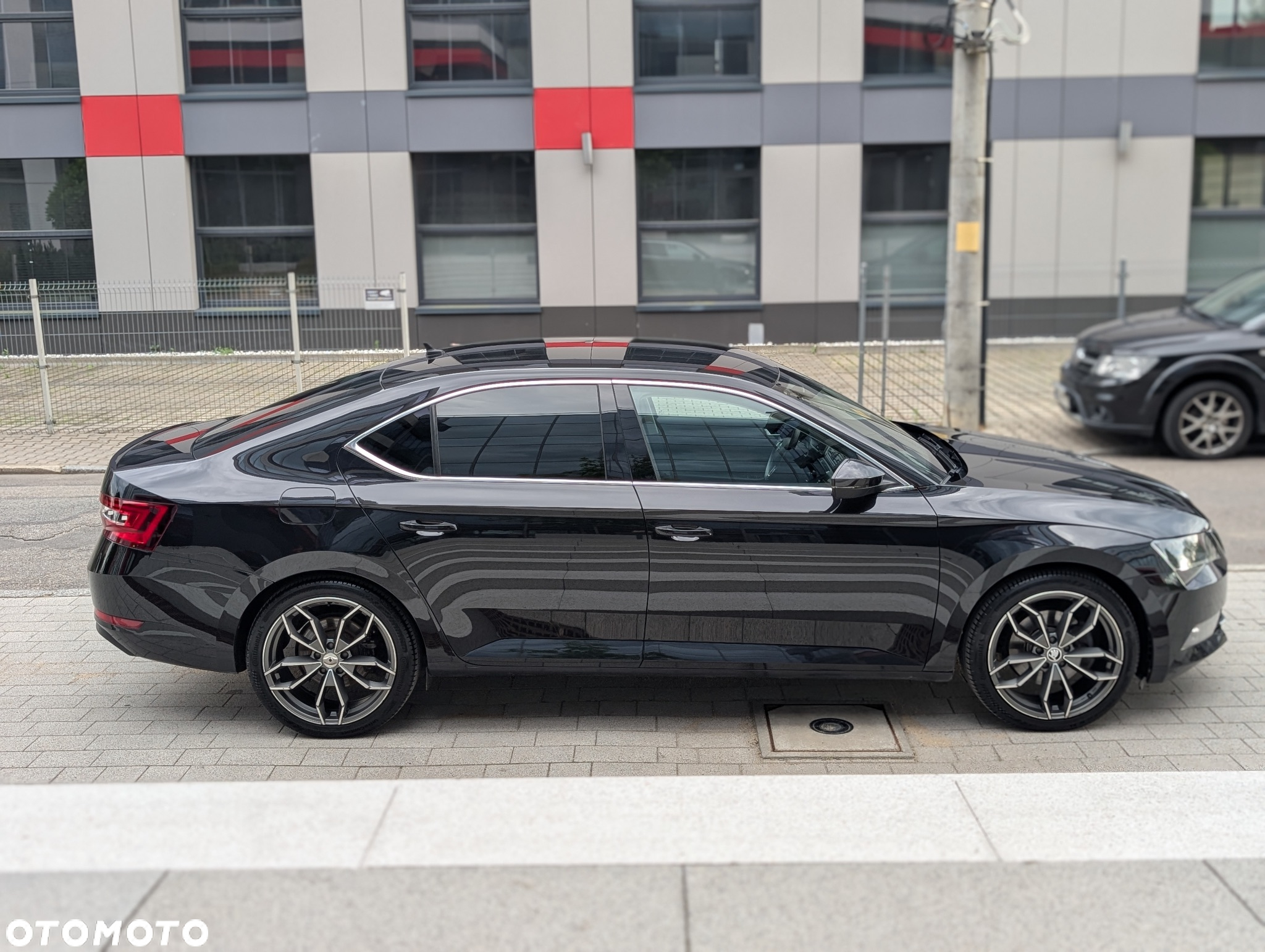 Skoda Superb 2.0 TDI Ambition DSG - 4