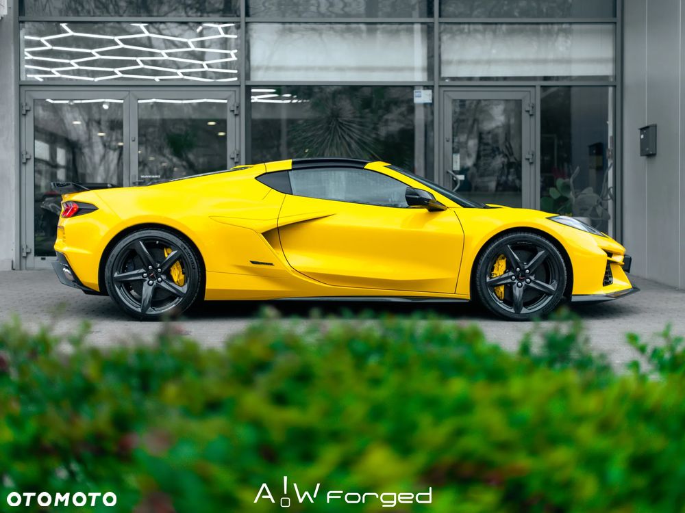 Chevrolet Corvette - 7