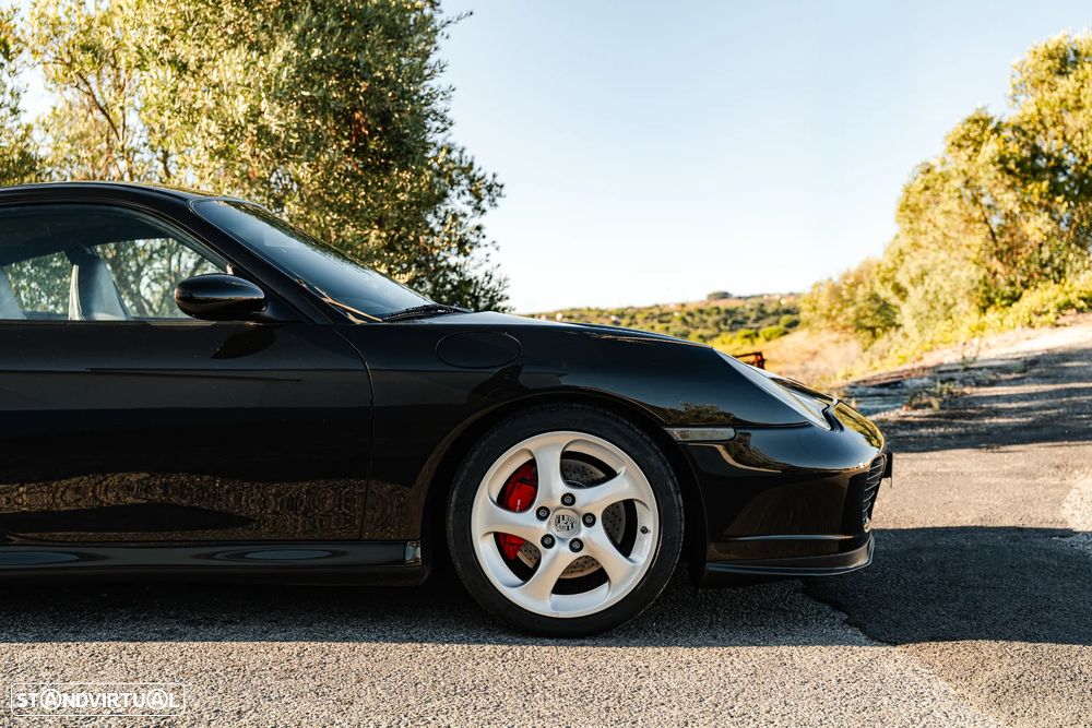 Porsche 911 (996) Turbo - 6