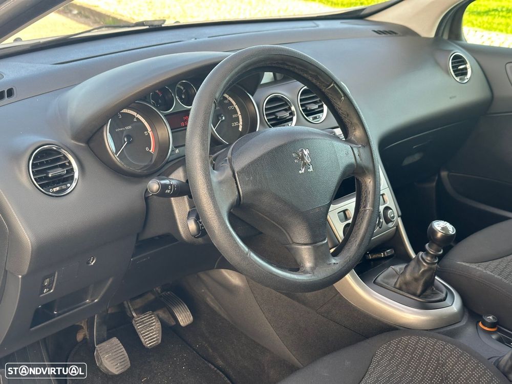 Peugeot 308 1.6 HDi Executive CVM6 - 16