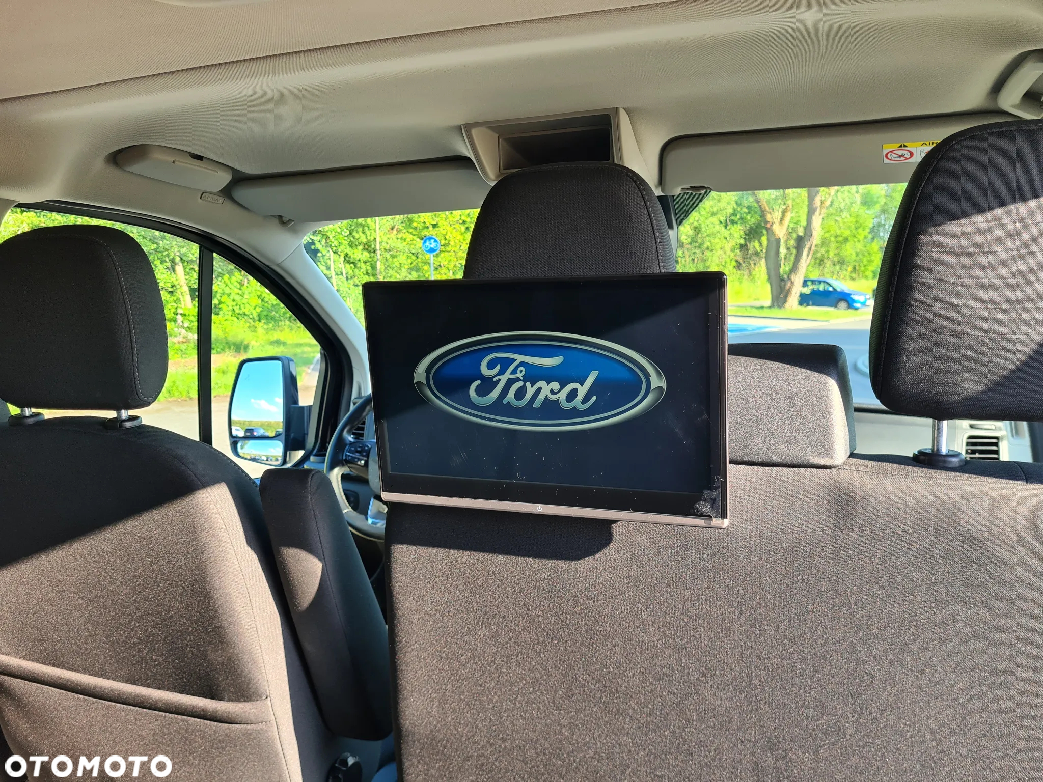 Ford Tourneo Custom - 16