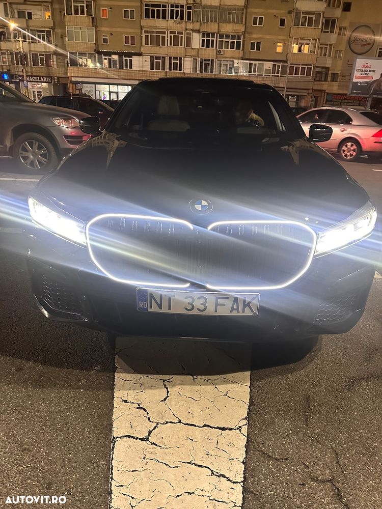 BMW Seria 7 740d xDrive MHEV - 11