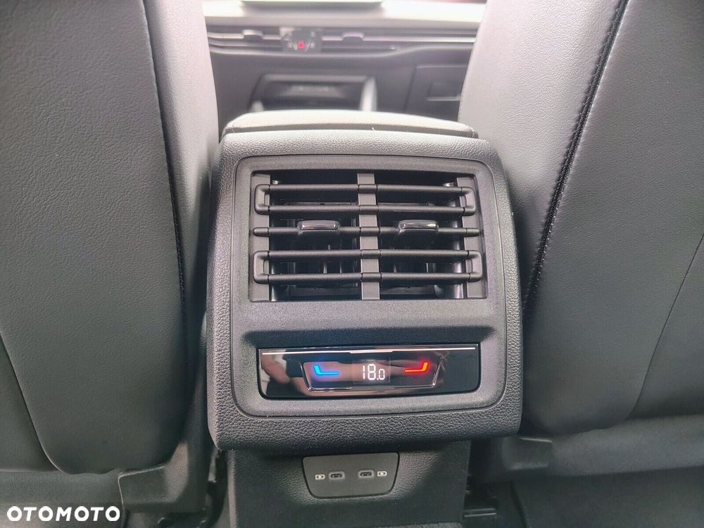 Volkswagen Golf - 24