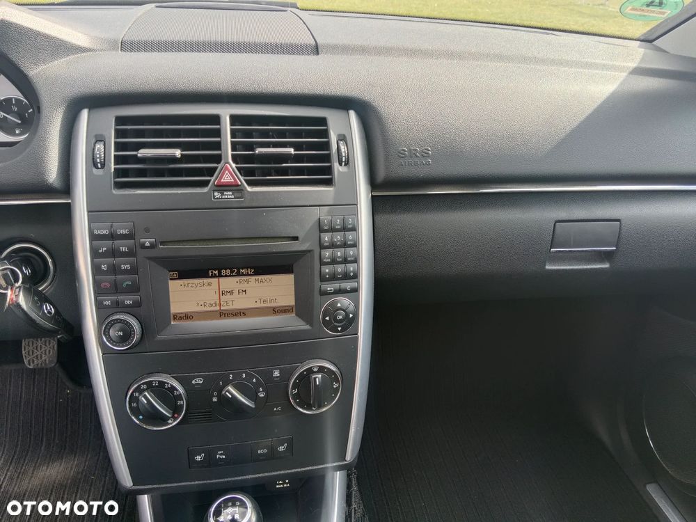 Mercedes-Benz Klasa B 160 BlueEFFICIENCY SPORT EDITION - 28