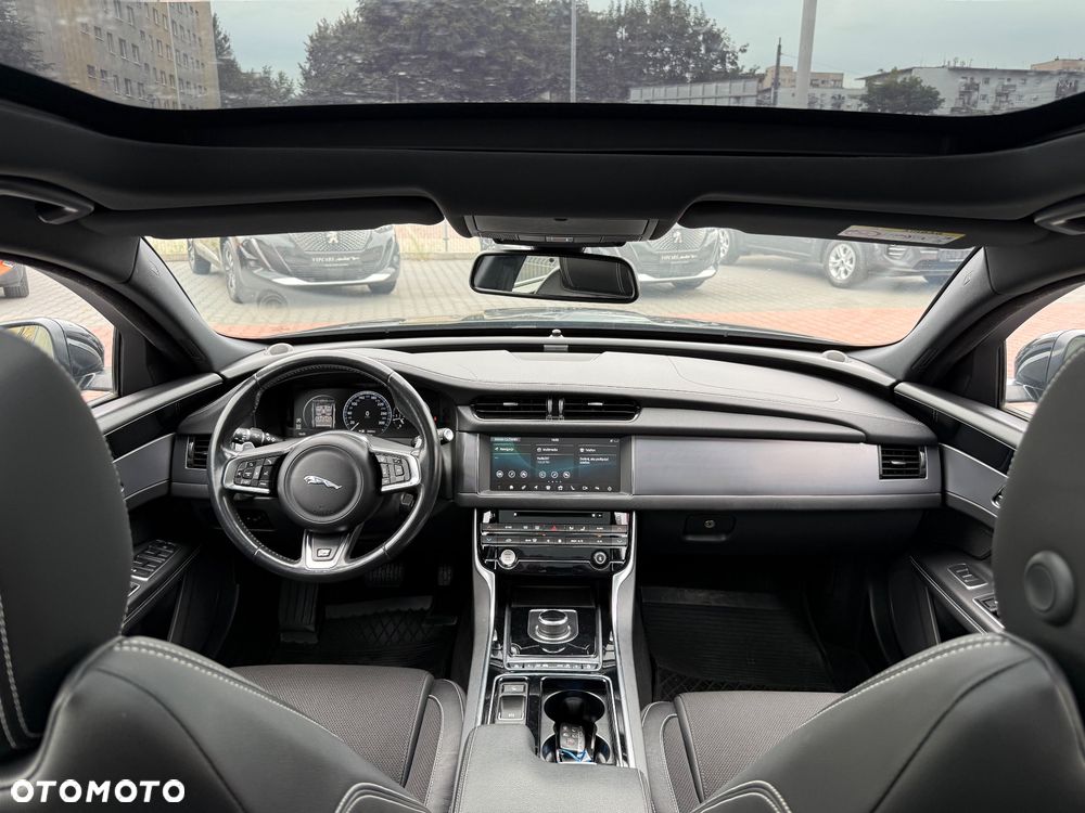 Jaguar XF 2.0 i4D R-Sport - 23