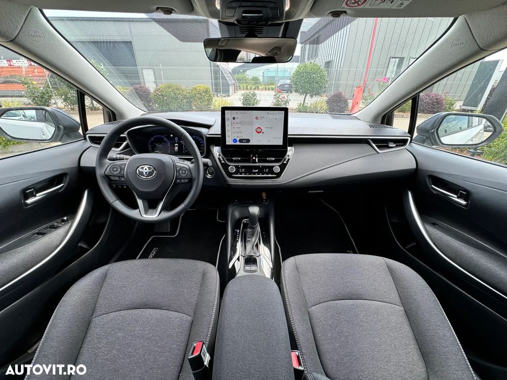 Toyota Corolla 1.8 HSD Business - 24