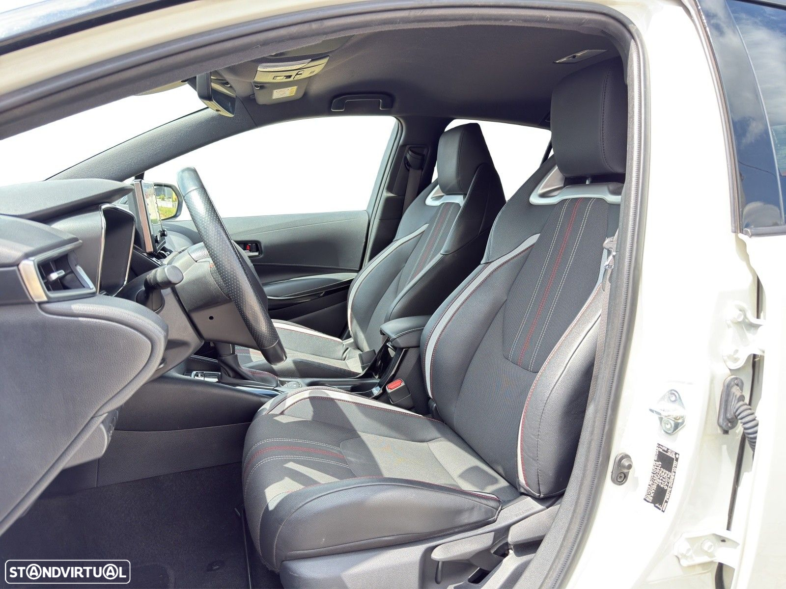 Toyota Corolla 1.8 Hybrid GR-Sport - 11