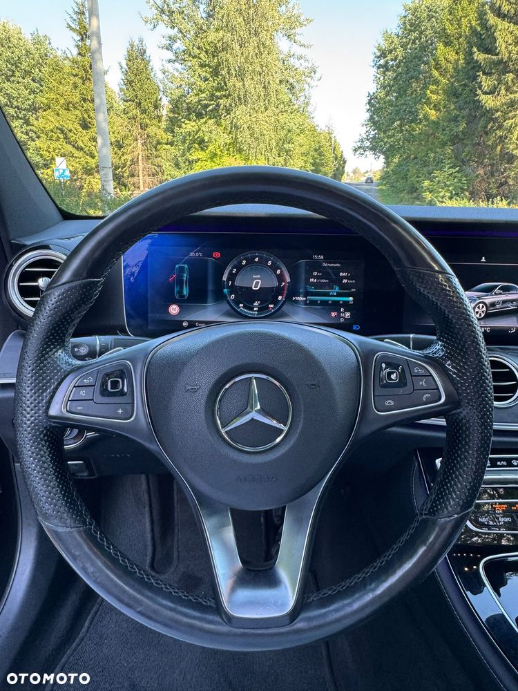 Mercedes-Benz Klasa E - 17
