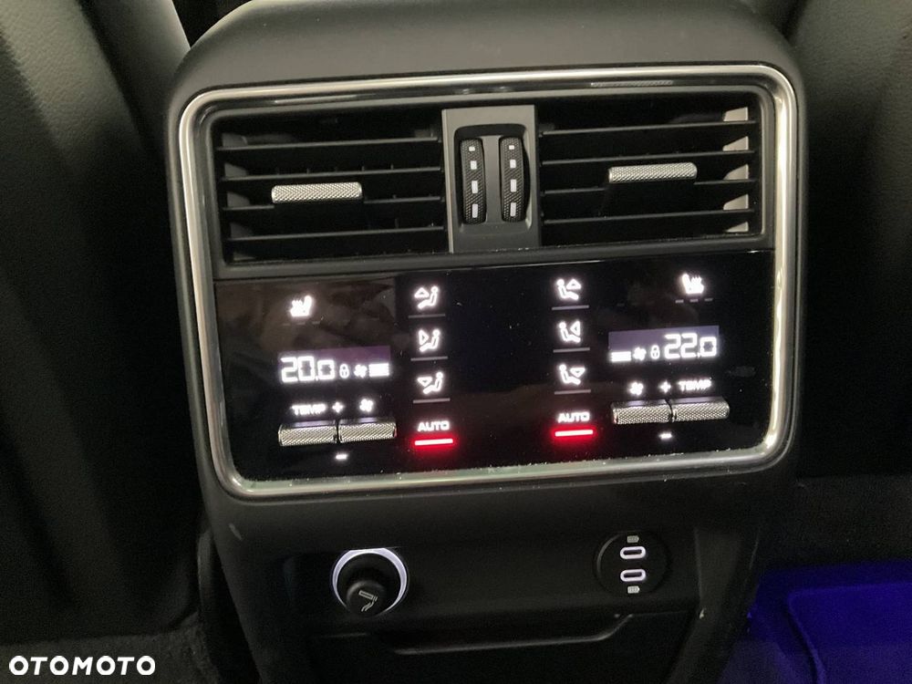 Porsche Cayenne Platinum Edition - 16