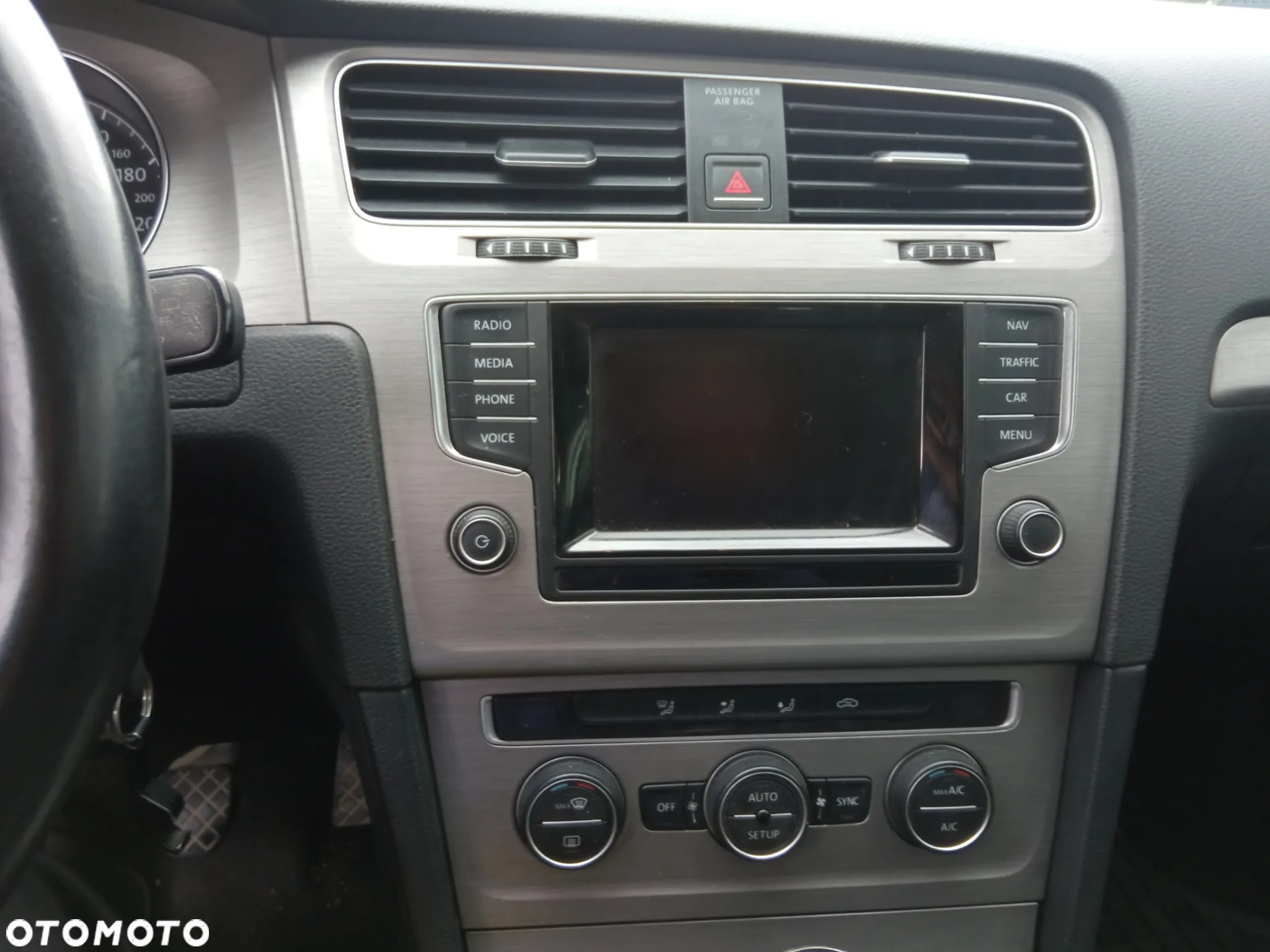 Volkswagen Golf - 11