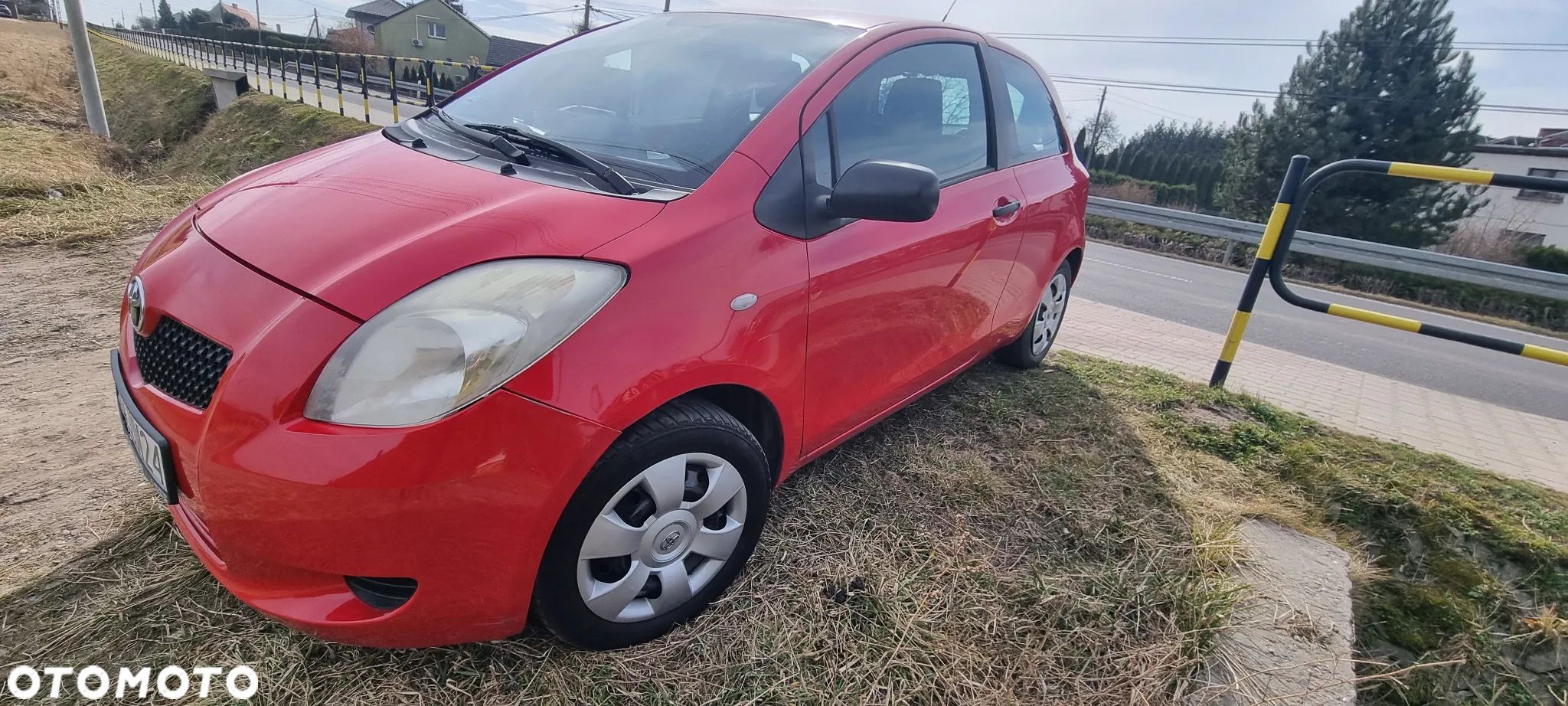 Toyota Yaris 1.0 Luna - 1