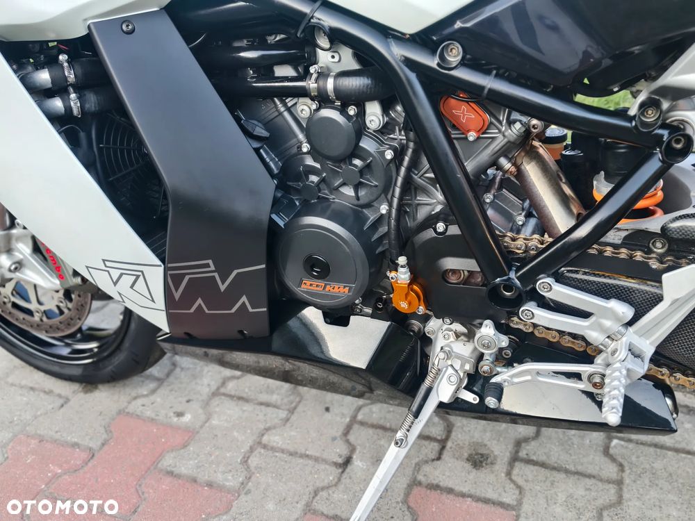 KTM RC 8 - 26