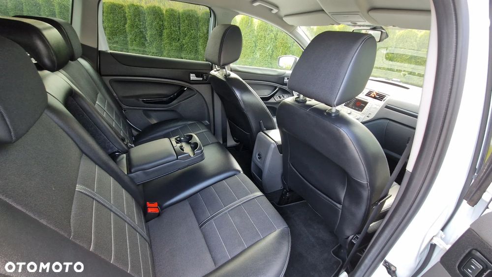 Ford Kuga 2.0 TDCi 4x4 Titanium - 26